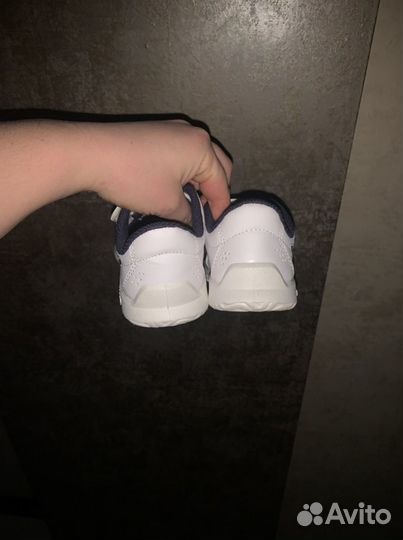Кроссовки 29
