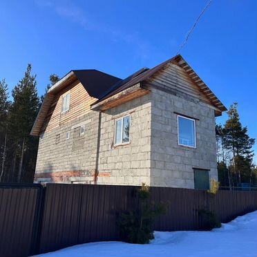 Дом 180 м² на участке 12 сот.