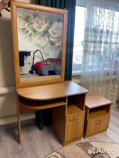 Тумба прикроватная