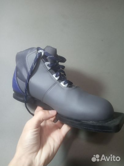 Лыжные ботинки