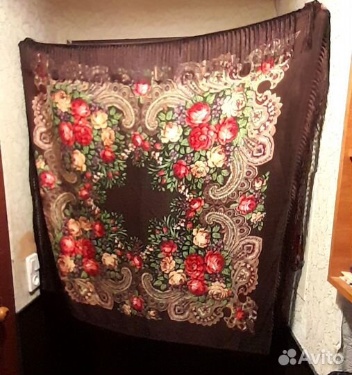 Платок павлопосадский. Размер 115*115 см