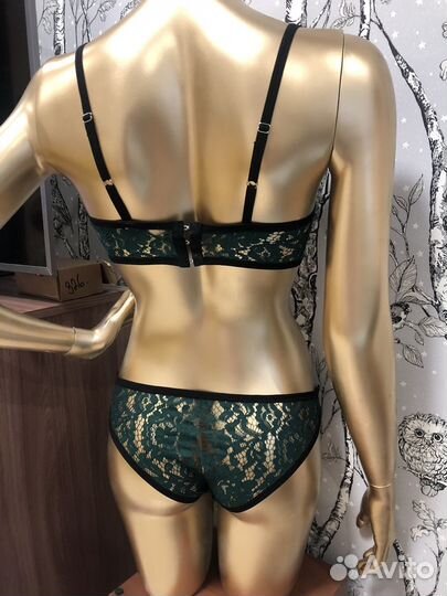 Комплект нижнего белья новый 42 рр