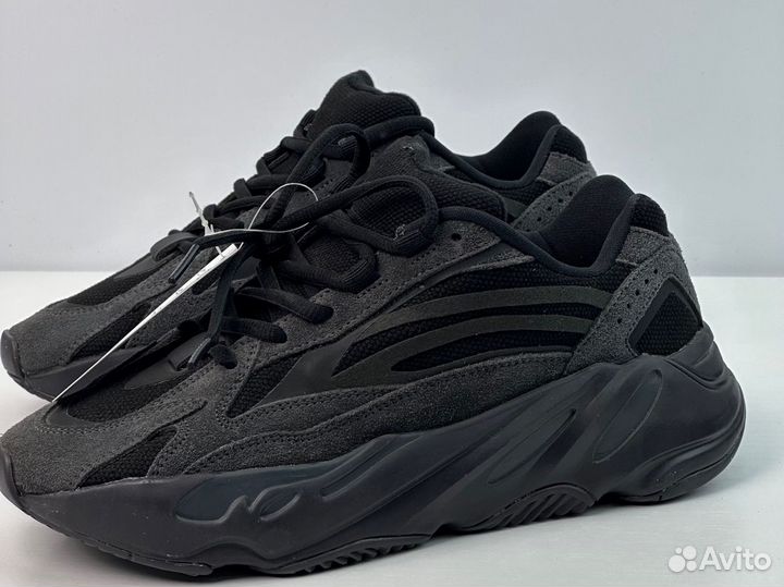 Adidas Yeezy Boost 700 V2 Vanta