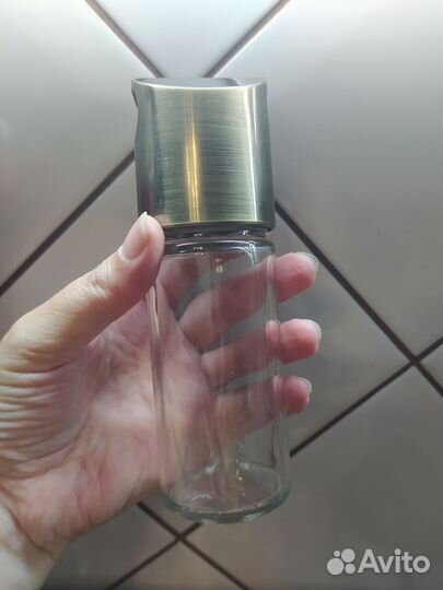 Емкость для сыпучих на рейлинг