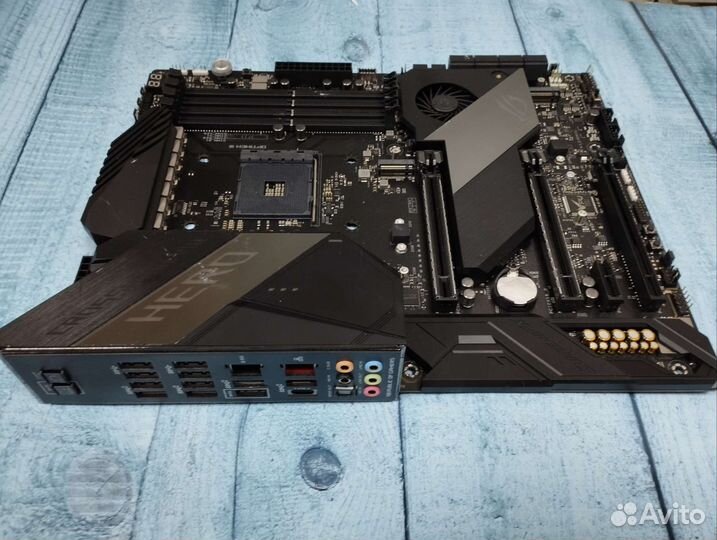 Материнская плата Asus Crosshaire viii hero (AM4)