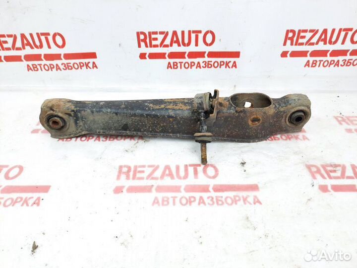 Рычаг подвески задний левый Mitsubishi Carisma