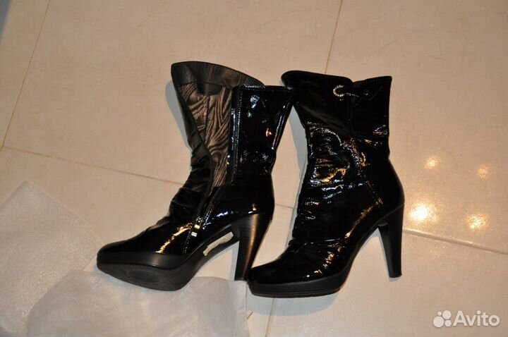 Лакированные демисезонные сапоги Renzoni