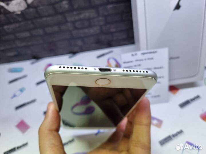 iPhone 8 Plus в отличном состоянии