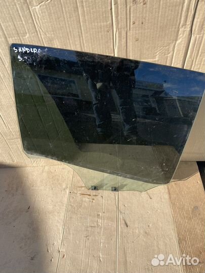 Стекло двери задней правой Renault Sandero 1