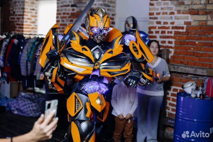 Шоу трансформеров на детский и взрослый праздник