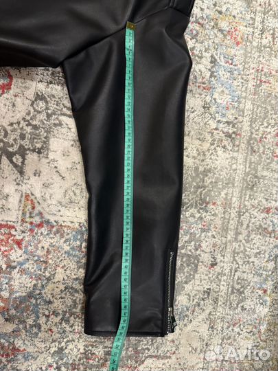 Кожаная куртка zarina