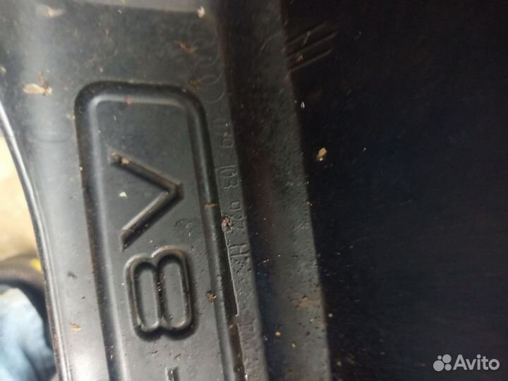 Накладка двигателя Audi A8 4.2 FSI 079103927H