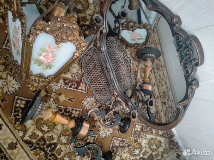 Зеркало, канделябр, фонарь