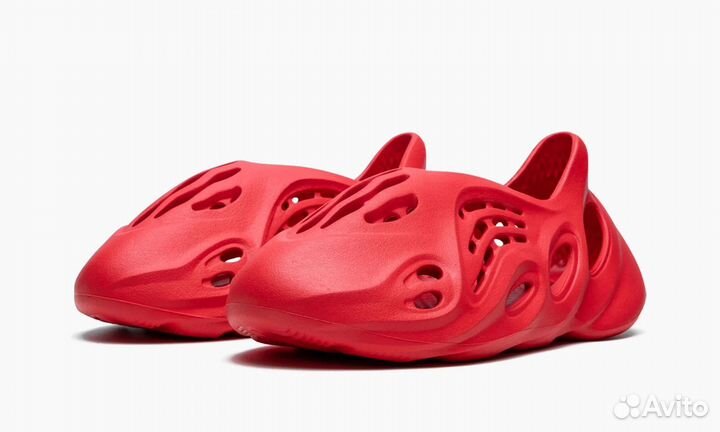 Yeezy Foam Runner “Vermillion”