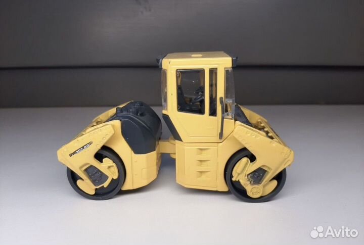 Масштабная модель 1:50 каток Bomag BW 203 AD