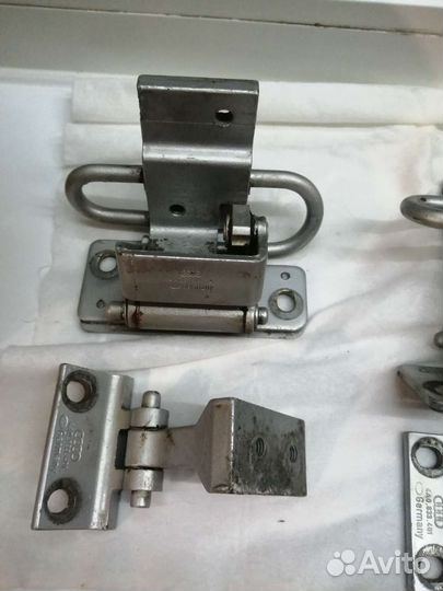 Петли Ауди 100 c4