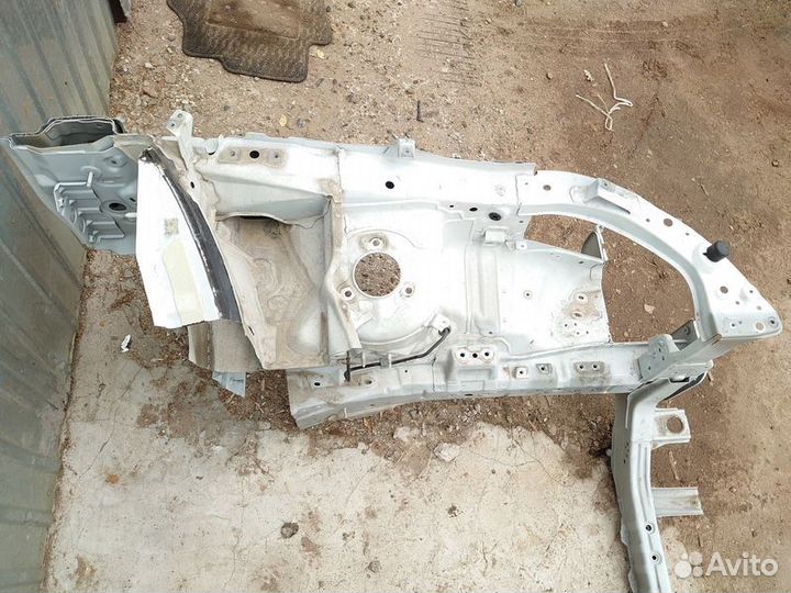 Передняя часть кузова Mitsubishi Outlander