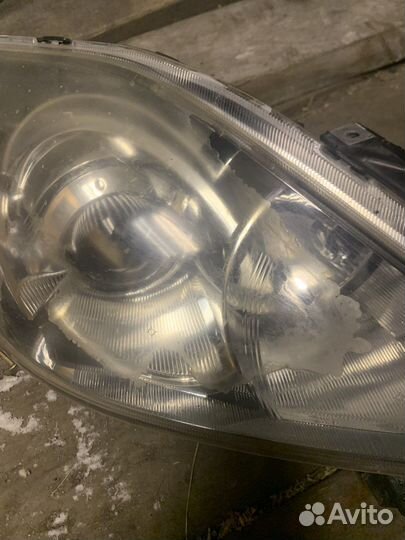 Фара правая под ксенон mazda premacy