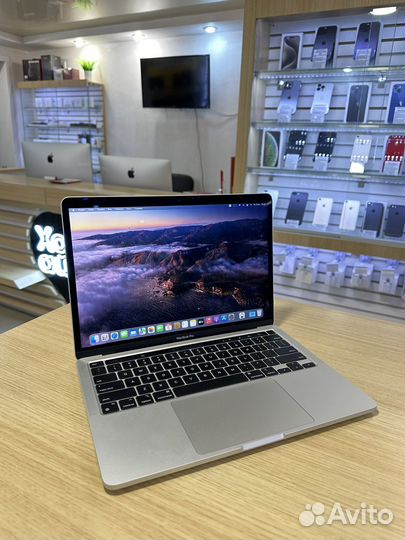 MacBook Pro 13 m1 8/256gb Silver
