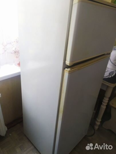 Продам холодильник