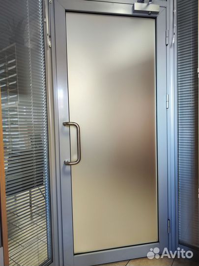 Алюминиевые двери