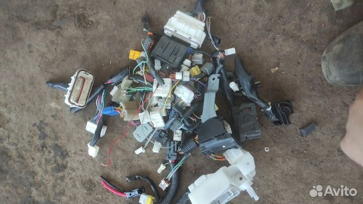 Фишки разъёмы проводки Nissan Juke