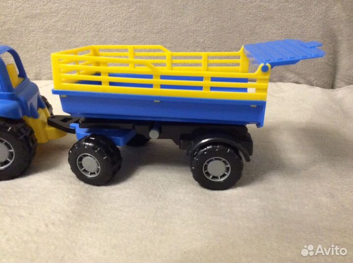 Игрушка синий трактор с прицепом