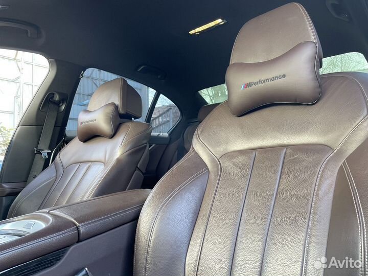 Подушки под шею с вышивкой