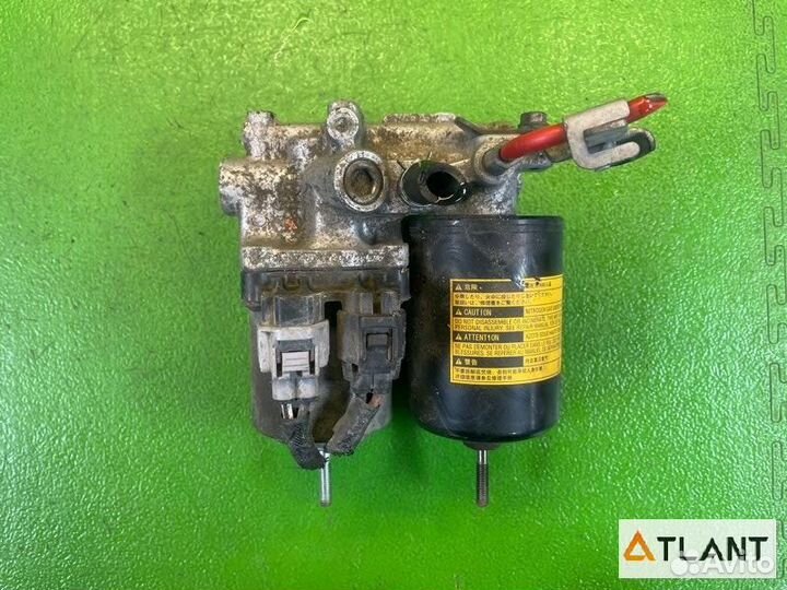 Блок abs toyota prius