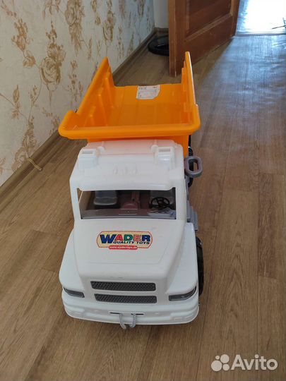 Машинка-каталка