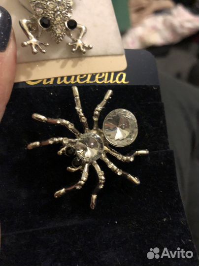 Брошь лягушка, паучок, стрекоза, муха