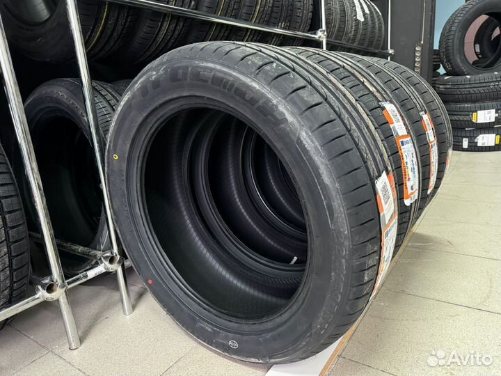 Tracmax X-Privilo TX3 275/35 R20 110