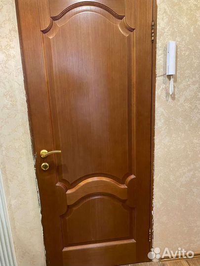 Дверь входная деревянная бу