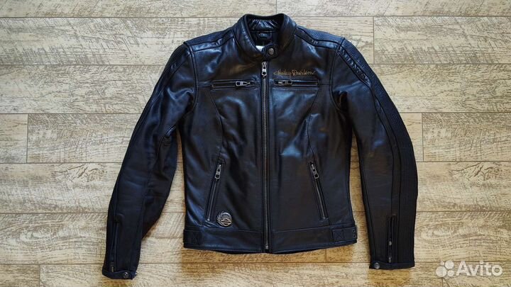 Куртка кожаная жен Harley-Davidson 98016-18EW/000S