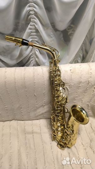 Саксофон альт brahner