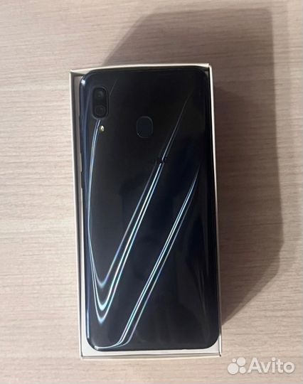 Samsung Galaxy A30, 3/32 ГБ
