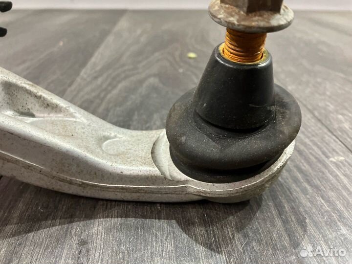 Рычаг подвески верхний задний левый Nissan Teana