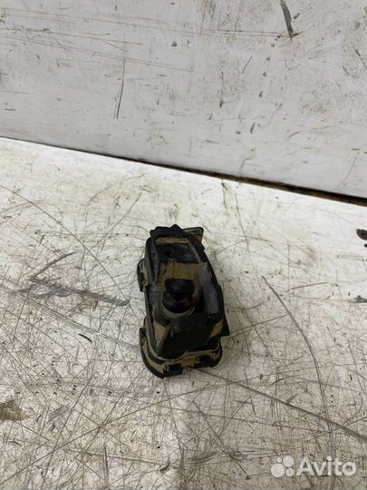 Активатор лючка бака Volkswagen Polo 5 Седан