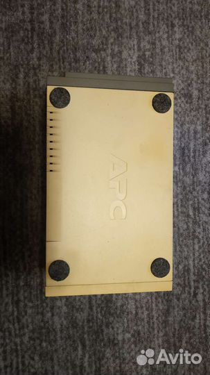 Блок бесперебойного питания apc