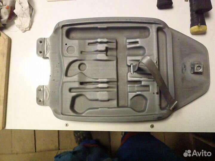 Отсек инструмента для Е21