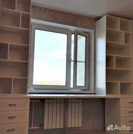 Рабочая зона у окна