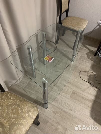 Стеклянная тумба под тв