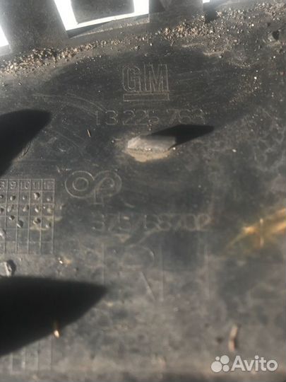 Заглушка бампера правая Opel Astra H A16LET 2007