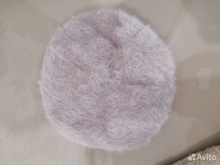 Берет, женская шапка и варежки