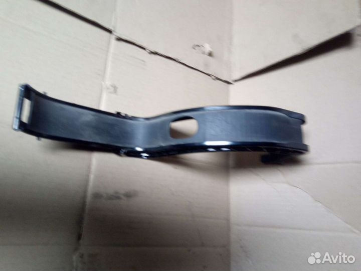 Ободок ручника в подлокотник Шкода Октавия а5