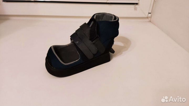 Ортопедический ботинок (разгрузка пятки) размер L