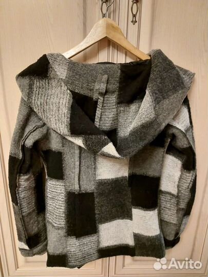 Пальто женское с капюшоном