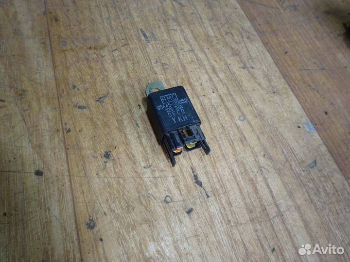 Реле управления кпп Hyundai Sonata IV (EF) / Sonat