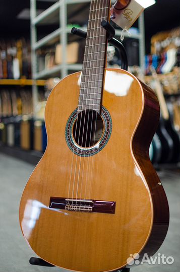 Классическая гитара Perez 610 cedar
