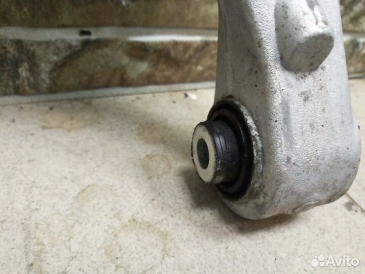 Рычаг подвески нижний задний левый Mercedes-Benz